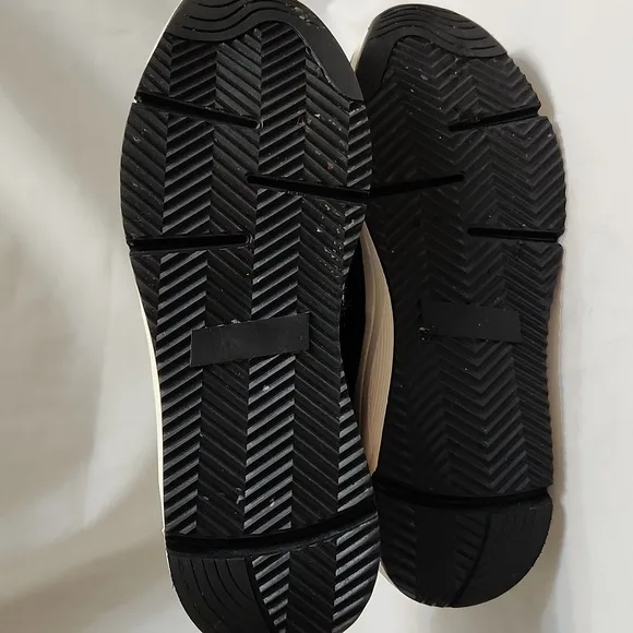 True Religion Esther Black White Sequins sneakers (W size 7.5)
