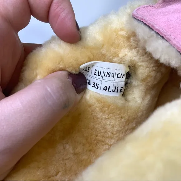 UGG AUSTRALIA Alena Slippers