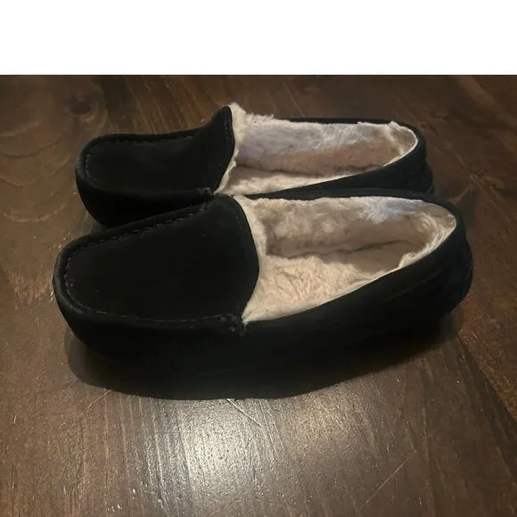 UGG Australia Black Suede Slip On Shoes Classic Comfortable Women's Size 6