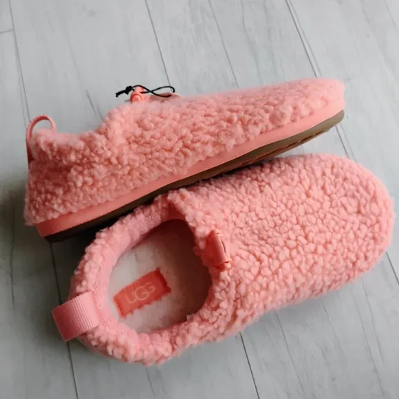 UGG Australia NEW Kids Plushy Slippers
