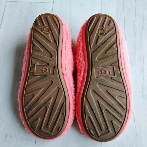 UGG Australia NEW Kids Plushy Slippers