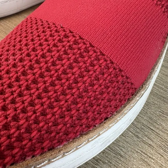Ugg Australia Sneakers Women's 9.5 Sammy Knit Slip On Casual Comfort Red Shoe