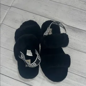 UGG Black Fluffy Double Strap Slipper Sandals 8