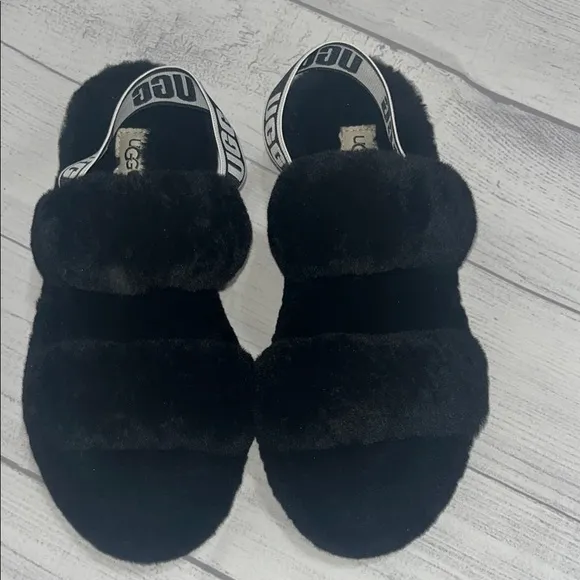 UGG Black Fluffy Double Strap Slipper Sandals 8
