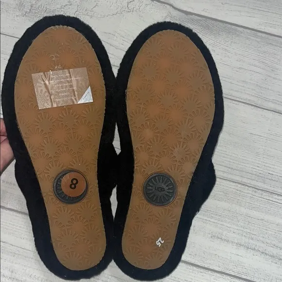 UGG Black Fluffy Double Strap Slipper Sandals 8