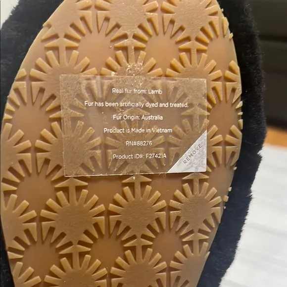 UGG Black Fluffy Double Strap Slipper Sandals 8