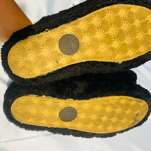 UGG Black Fluffy Slippers Cozy Comfort