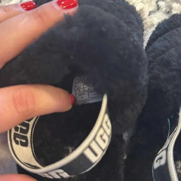 UGG Black Fluffy Slippers size 9 - toddler