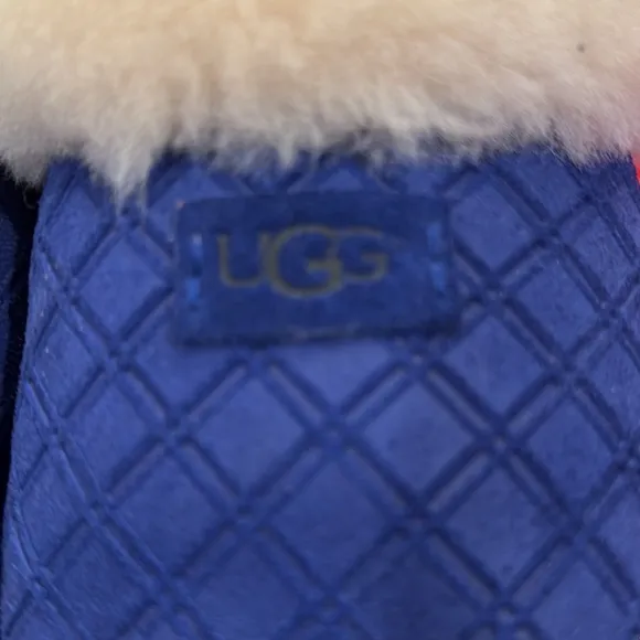 UGG BLUE cozy double diamond fluffy slippers size 12 like new