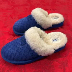 UGG BLUE cozy double diamond fluffy slippers size 12 like new