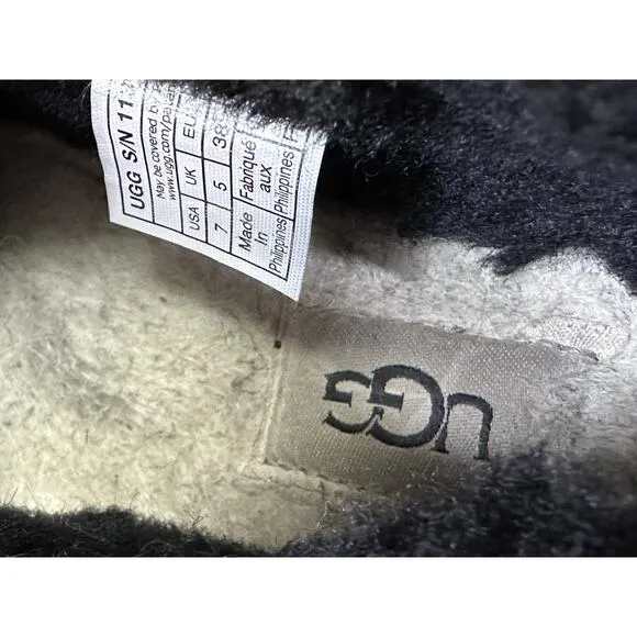 UGG Classic Cozy Booties Slippers Black Sheepskin Wool Fur Lined UGGs