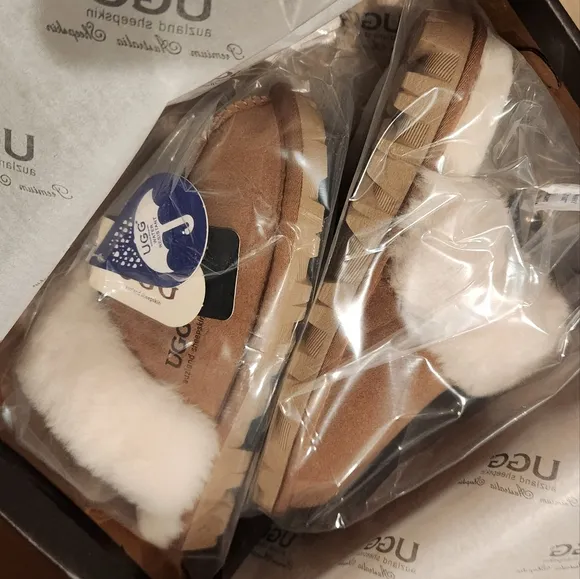 UGG- Elaine Premium Scuffs- Chestnut