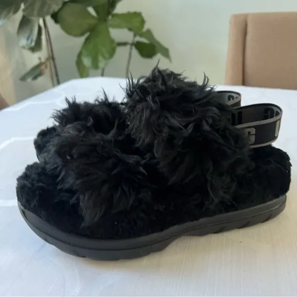 Ugg Fluff Sugar black furry double strap sandal slippers Size 9