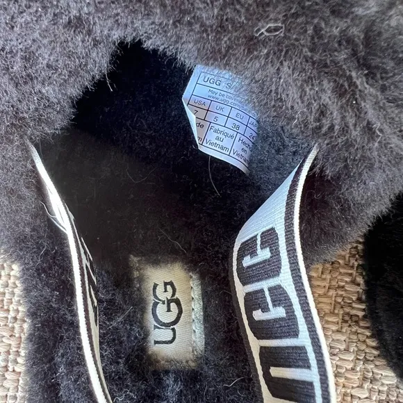 UGG Fluff Yeah Black Slide Women's Slipper Sandals Size 7
