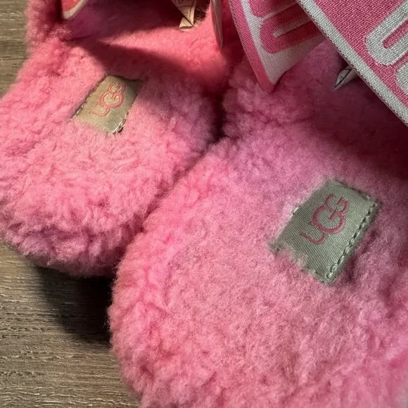 UGG Fluff Yeah Grooved Shearling Slingback Slippers size 8 EUC