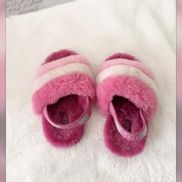 Ugg fluff yeah pink/white faux fur girls slippers