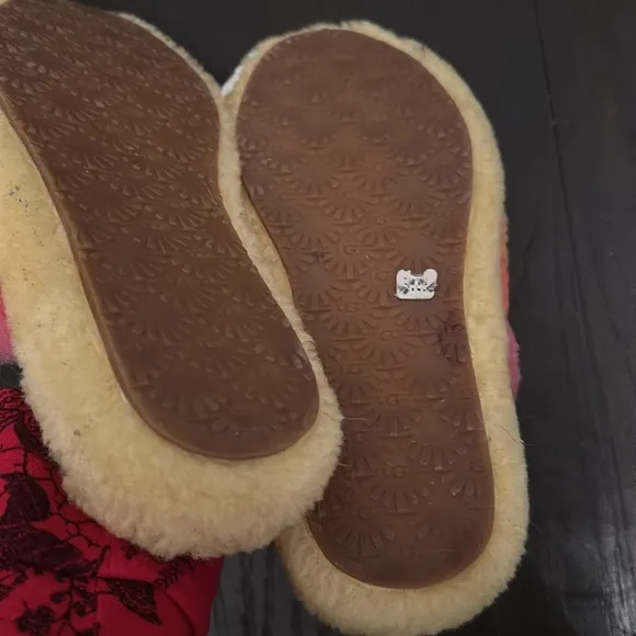UGG FLUFF YEAH RAINBOW SLIPPERS