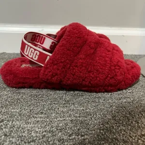 UGG Fluff Yeah Slide Samba Red Kids Size 6