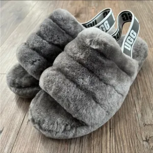 UGG® Fluff Yeah Slide Size 9