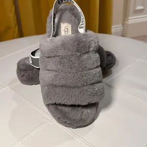 UGG Fluff Yeah Slide Slippers Gray Sheepskin Fluffy Slides Women's Size‎ 6