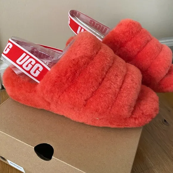 Ugg fluffy slides in red currant