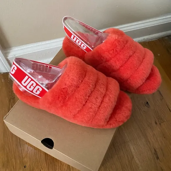 Ugg fluffy slides in red currant