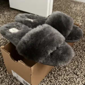 Ugg Fluffy Slippers, NWT