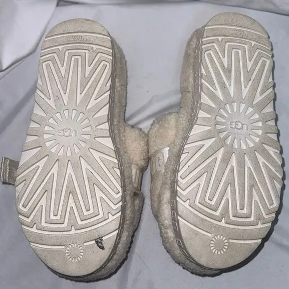Ugg fluffy platform slippers in cream | Sz 8.5/39