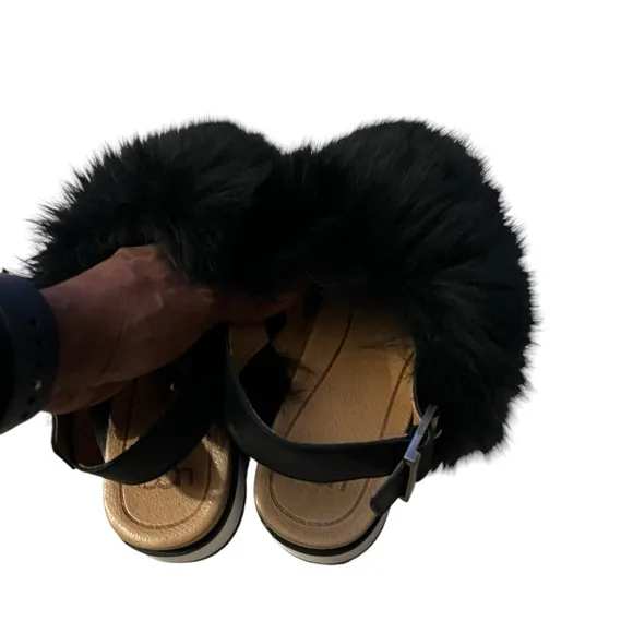 UGG HOLLY BLACK FLUFFY SHEEPSKINS STRAP SLIPPERS US 10