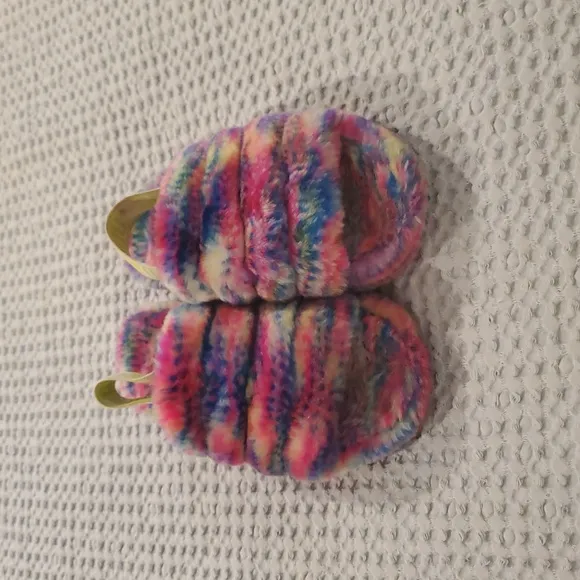 UGG Kids Colorful Fluffy Slippers (23)