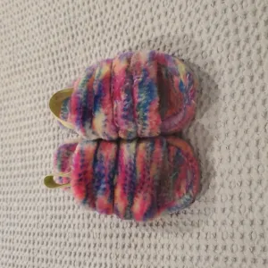 UGG Kids Colorful Fluffy Slippers (23)
