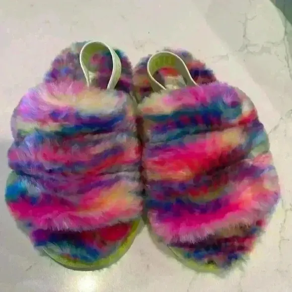 UGG Kids Fluffy Slippers Size 9 - Brand New without Box