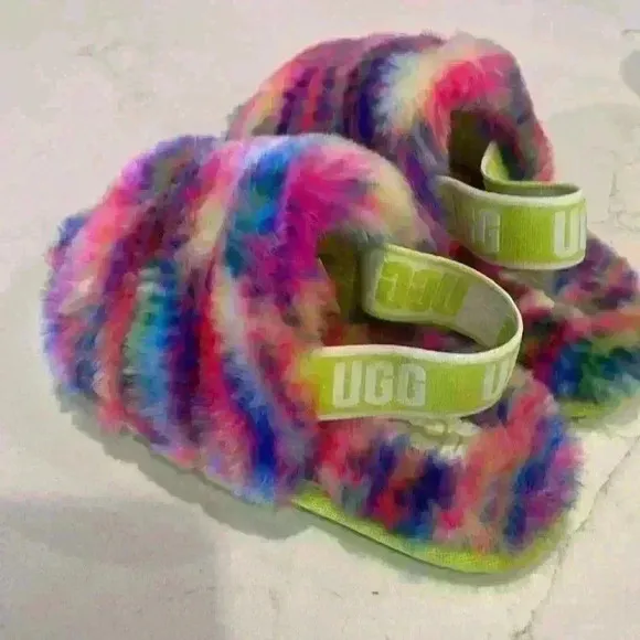 UGG Kids Fluffy Slippers Size 9 - Brand New without Box