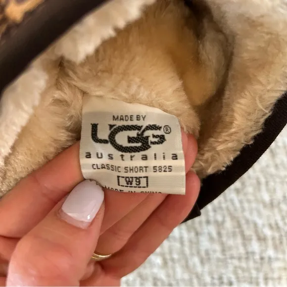 UGG LIMITED EDITION Classic Short Leopard Print‎ Boots