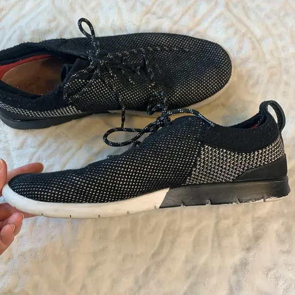 UGG Men's Feli Hyperweave Black White Size 10