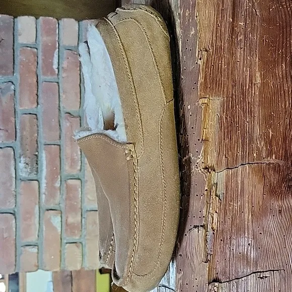 UGG MOCCASINS