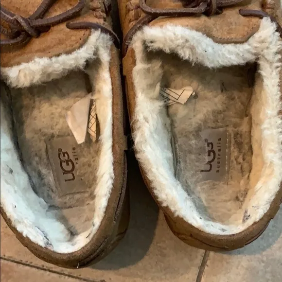 UGG MOCCASINS