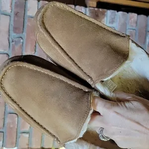 UGG MOCCASINS
