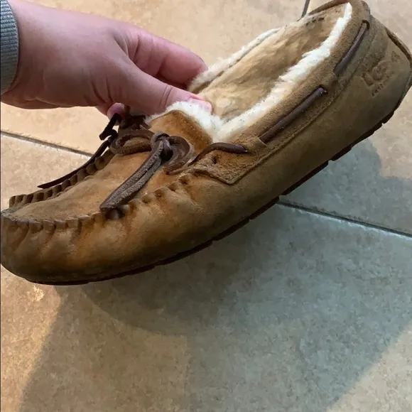UGG MOCCASINS