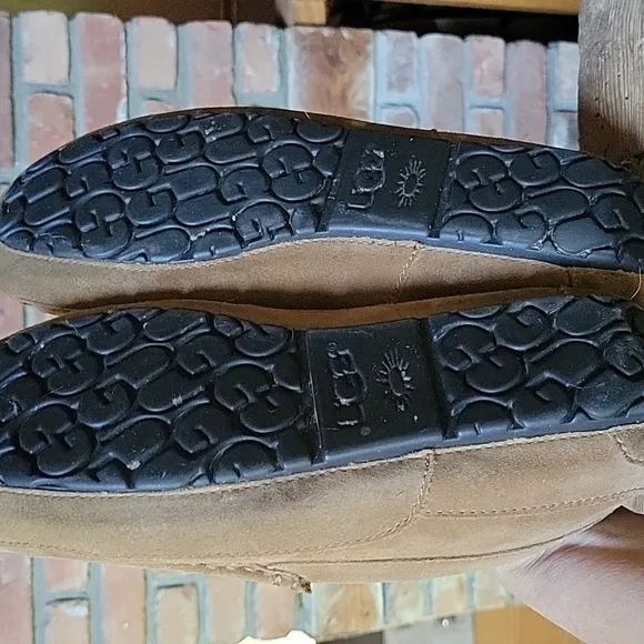 UGG MOCCASINS