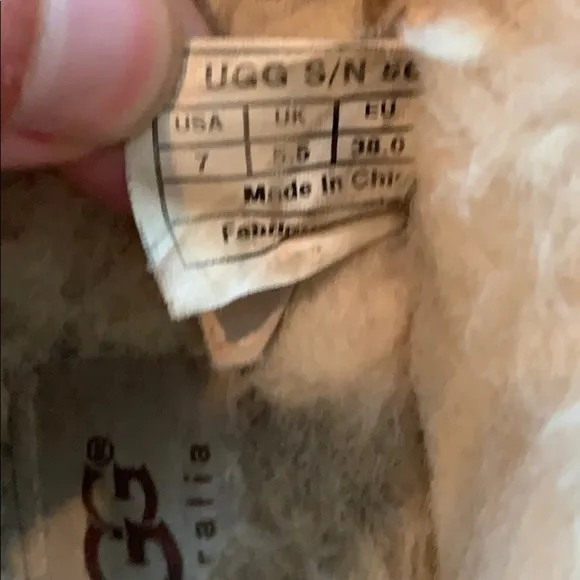 UGG MOCCASINS