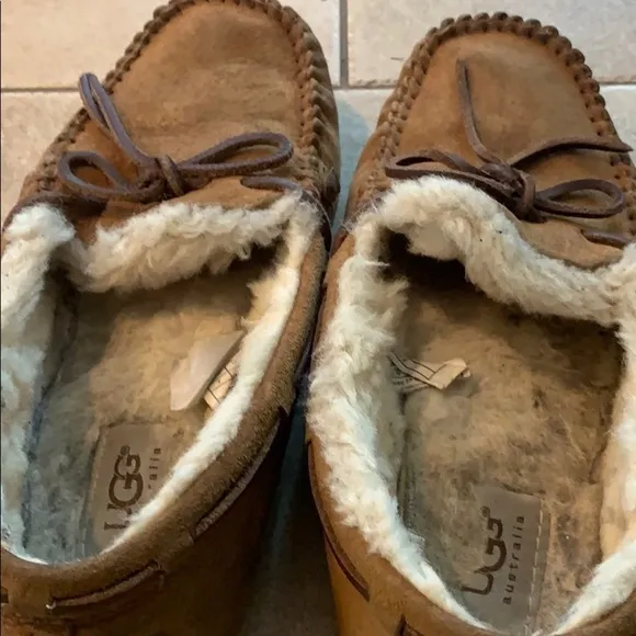 UGG MOCCASINS