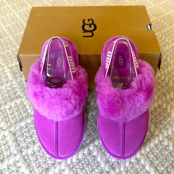 UGG - NWT - Girls Funkette Slipper Fluffy Slippers - Purple Ruby - Size: US 2