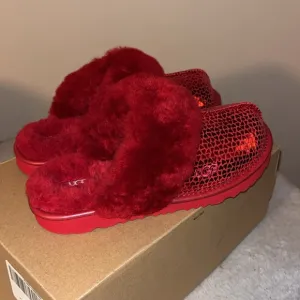 UGG Red heart Fluffy Slippers size 5