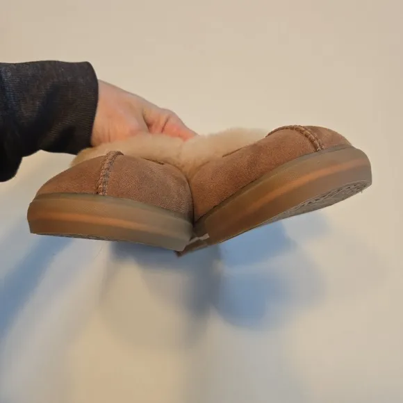 Ugg Rylan Sheepskin Tan Suede Slippers Womens Size 10