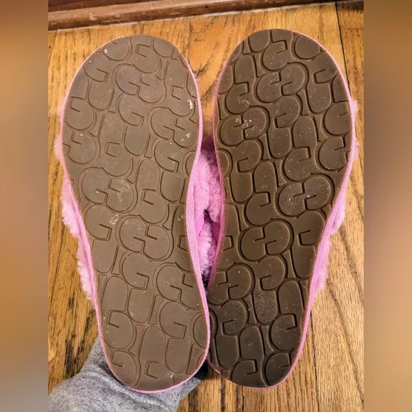 UGG Scuffita House Slippers Fluffy Sheepskin Pink Orchid sz 7