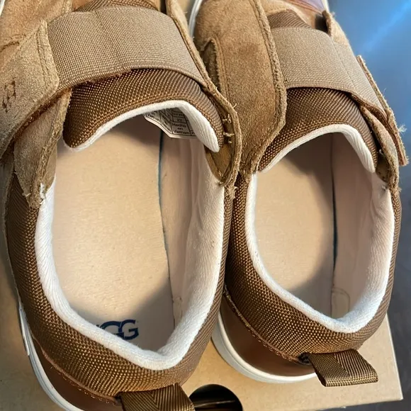 UGG shoes Size 3