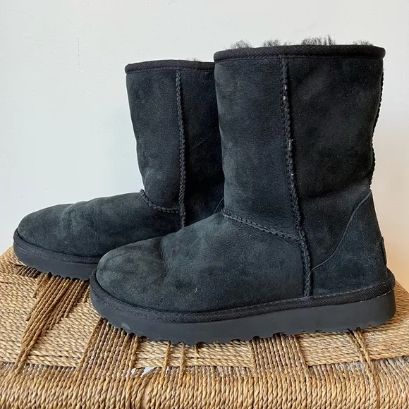 UGG Shoes Women’s 6 Black Classic Short II Boot