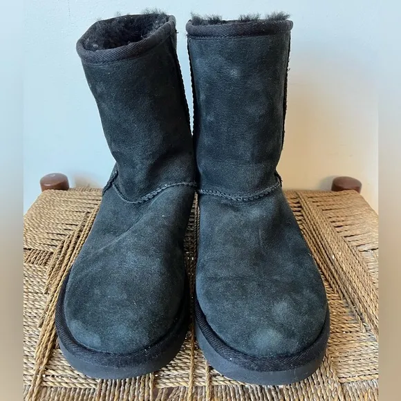 UGG Shoes Women’s 6 Black Classic Short II Boot