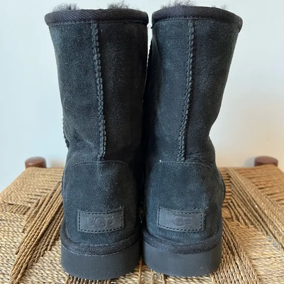 UGG Shoes Women’s 6 Black Classic Short II Boot